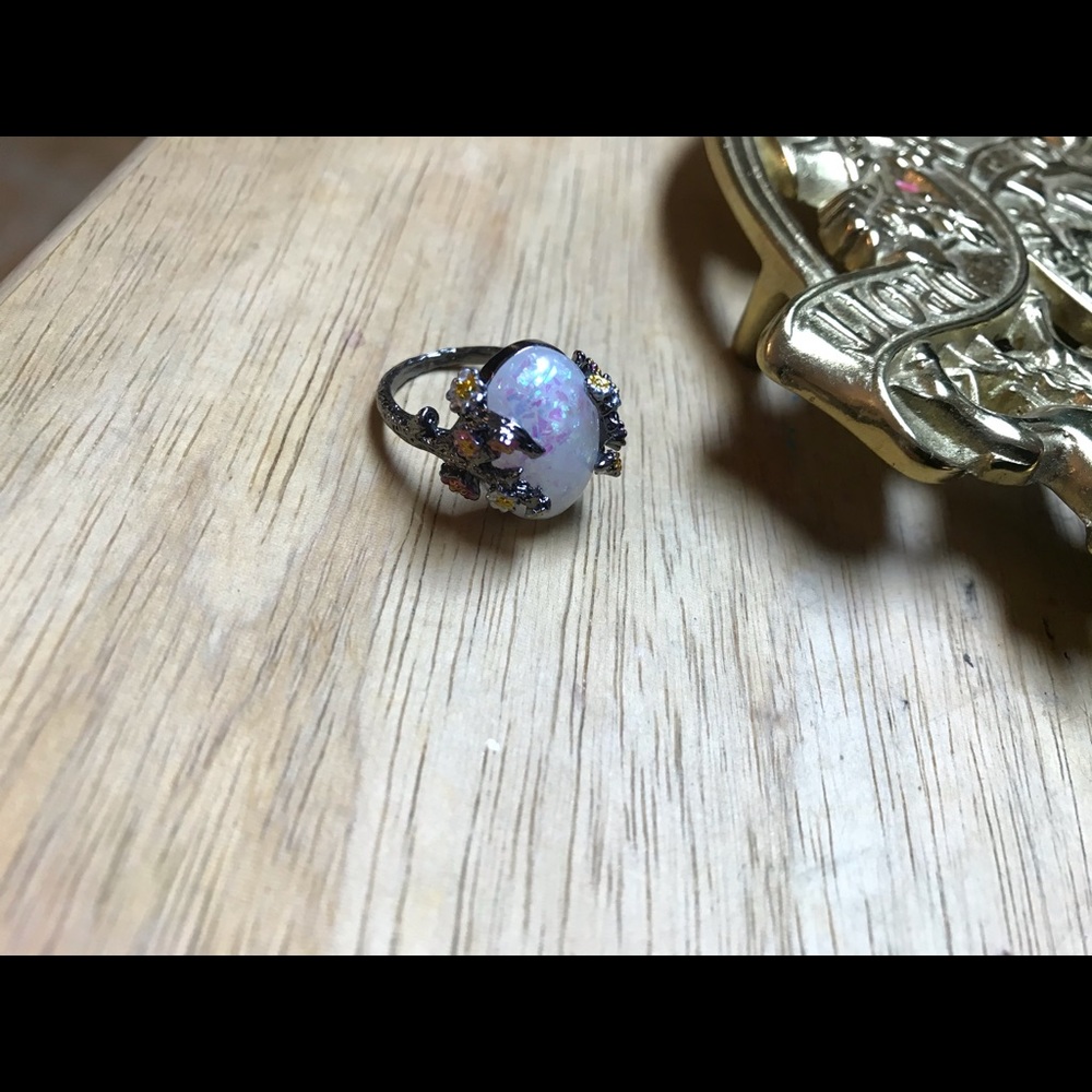 Woman’s Opal Silver Ring! - Picture 5 of 8